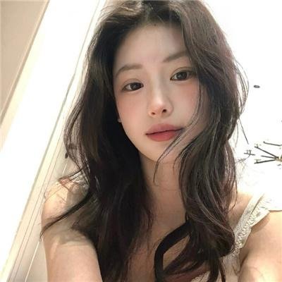 碧窗艳影
